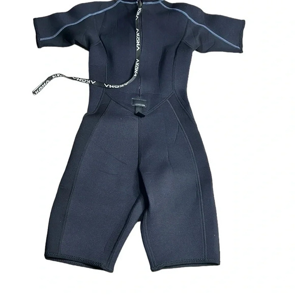 Akona wetsuit,women size  5/6 .Black ,scuba diving , sea doo,surfing ,Neoprene - Picture 4 of 13